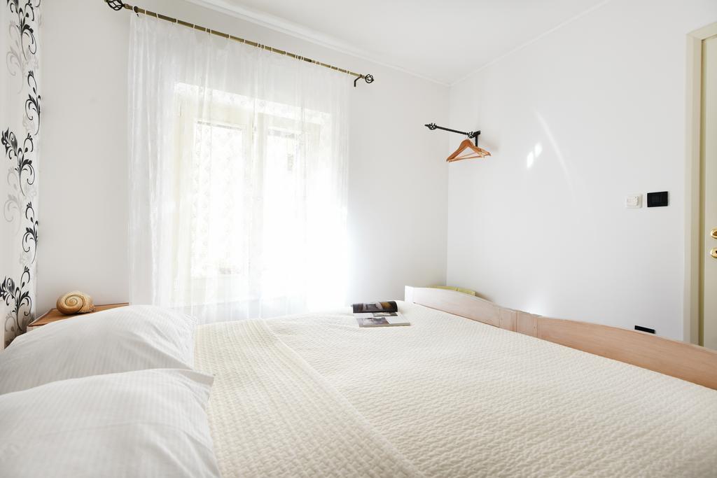 Apartments Kokolo Шибеник Номер фото