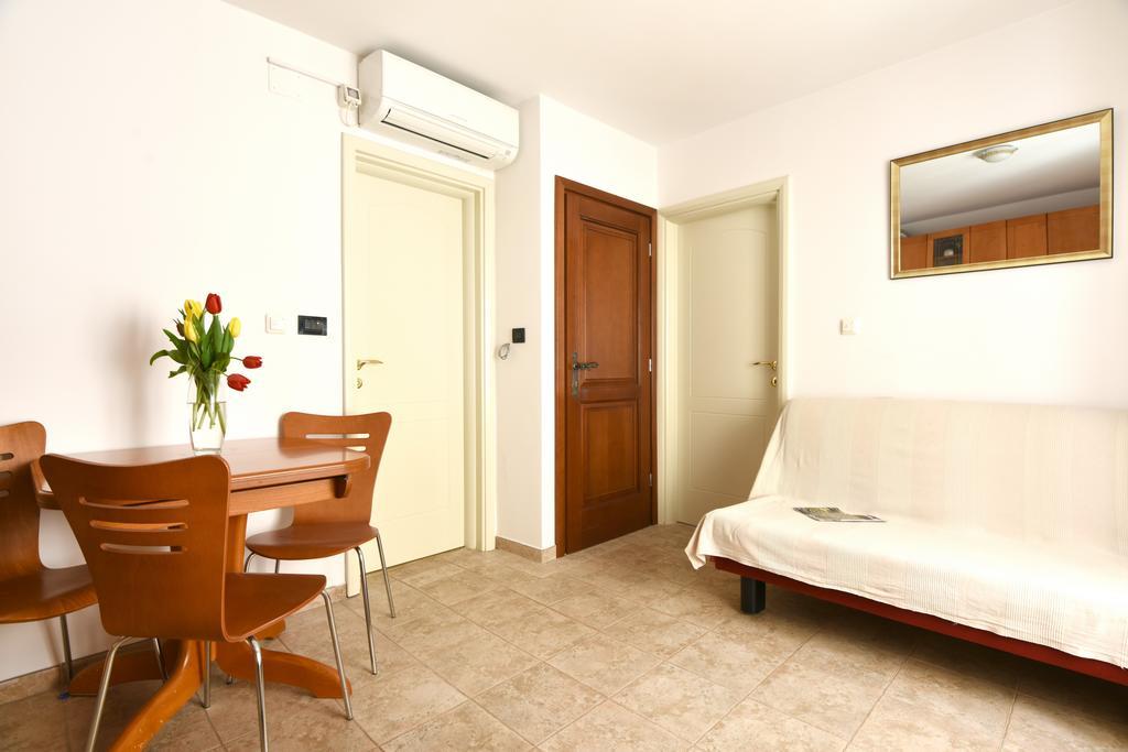 Apartments Kokolo Шибеник Номер фото